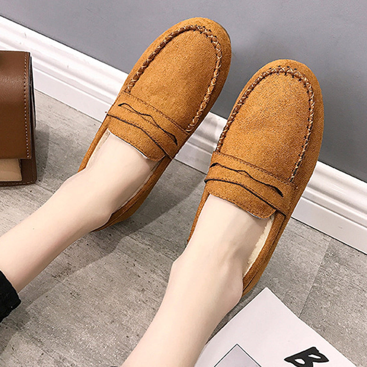 Women's Suede Loafers Winter Warm Plush Fuzzy Fleece Lined Slip On Shoes Flats Comfortable Cozy Indoor Outdoor Footwear Red 38