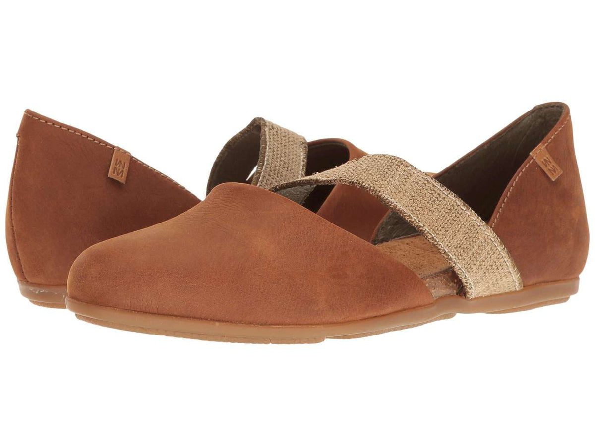 El Naturalista Womens Stella Closed Toe Ballet Flats